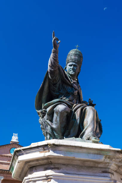 istock Statue of Pope Paul V in Rimini 653159576