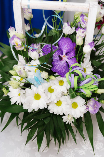 istock White camomiles, wedding decoration 653164180