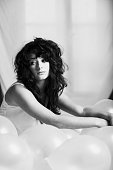 traurige-frau-mit-luftballons.jpg?b=1&s=