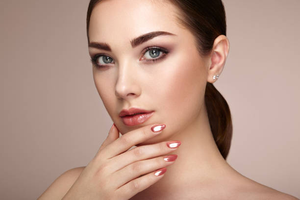 istock Beauty brunette woman with perfect makeup 653308416