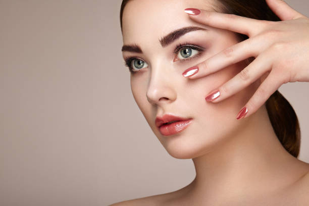 istock Beauty brunette woman with perfect makeup 653310674