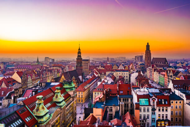 istock Panorama illuminated old town of Wroclaw at night 653394378