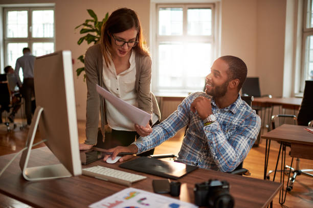 istock Casual business people 653419354