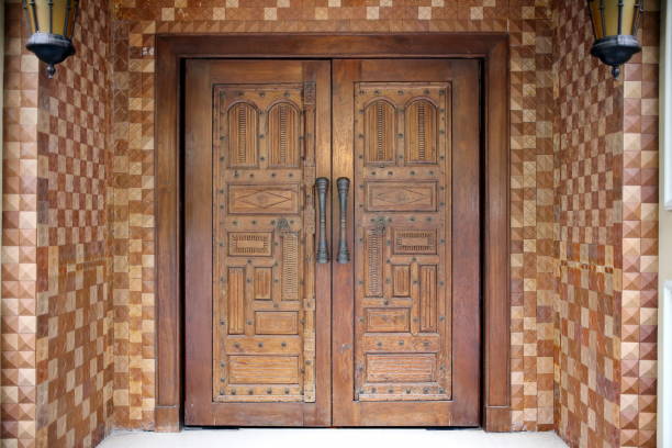 istock Indian wooden door 653453640