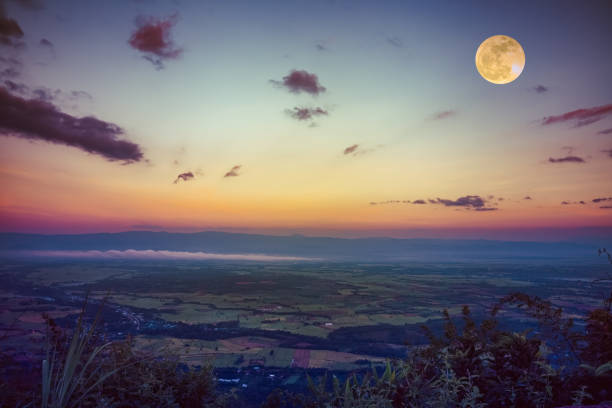 istock Full moon in the evening after sunset. Vintage effect tone. 653482542