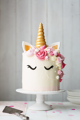 Torta De Unicornio Foto de stock y más banco de imágenes de Tarta - Postre - Tarta - Postre, Unicornio, Fiesta - iStock Torta De Unicornio Foto de stock y más banco de imágenes de Tarta - Postre - Tarta - Postre, Unicornio, Fiesta - iStock