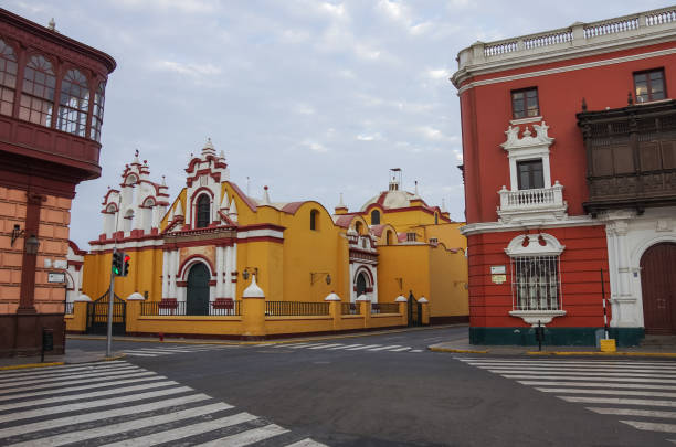 Colorful colonial houses in Trujillo downtown, Peru Trujillo: Colorful colonial houses in Trujillo downtown, Peru trujillo peru stock pictures, royalty-free photos & images