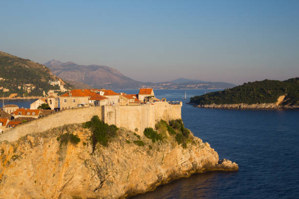 istock Surroundings wall of Dubrovnik 653610334