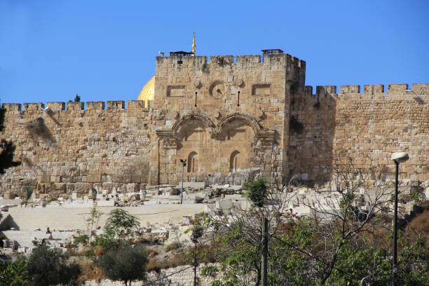 istock Eastern Gate and Cemetery in Israel 653767228