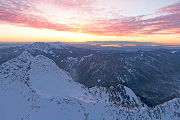 리버티 마운틴 데 링 턴 워싱턴 미국 공중 보기 산 후안 제도 및 올림픽 산맥 일몰 보기 풍경 - north cascades national park aerial view washington state usa 뉴스 사진 이미지