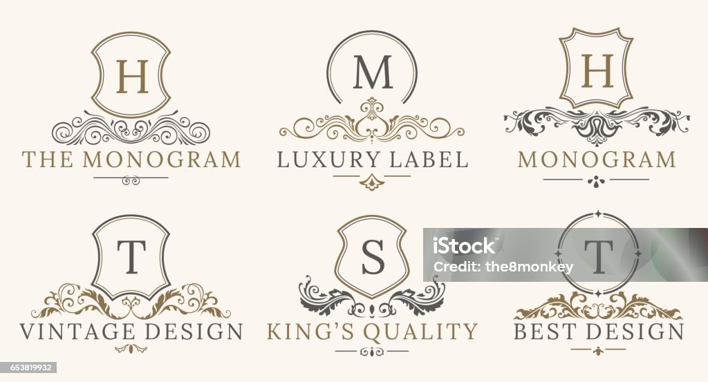 Conjunto retro Royal Vintage escudos logotipo. Elementos de diseño del logo vector calligraphyc lujo. Muestras del negocio, logos, identidad, spa, hoteles, divisas - arte vectorial de Logotipo libre de derechos