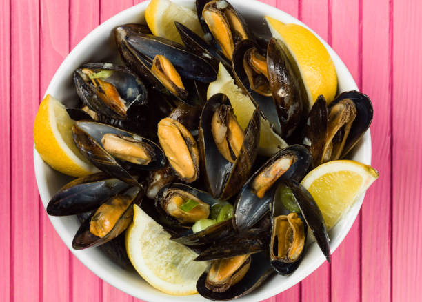 istock Fresh Mussels With Garlic and Shallots 653883648