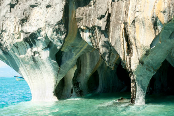 istock Marble Caves - Carrera Lake - Chile 653890274