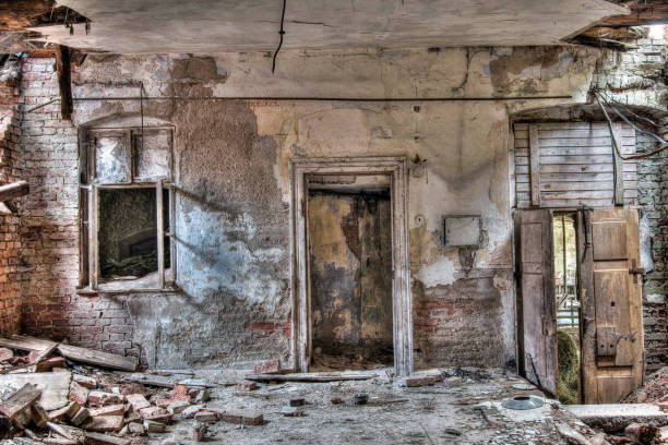 istock Interior of the old, abandoned and crumbling building 653927720