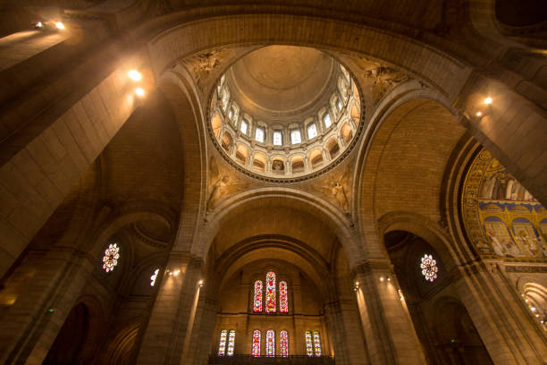 intérieur de la basilique sacré-cœur, paris, france - baptism altar jesus christ church photos et images de collection