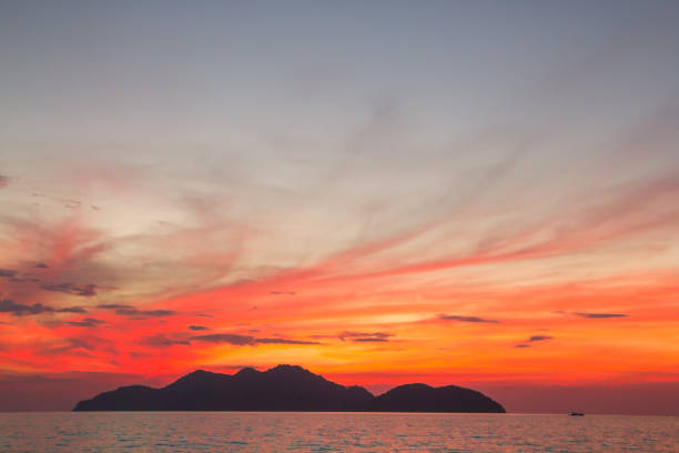 istock Beautiful sunset or sunrise over the ocean 654034744