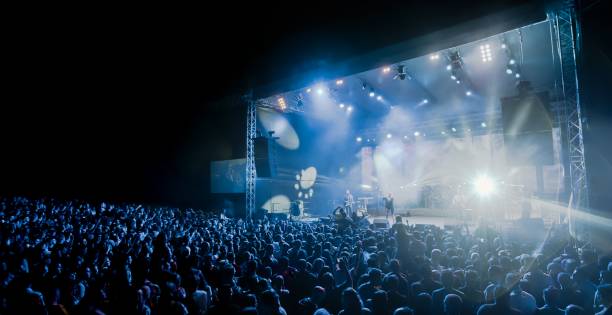 koncert muzyczny - publiczność budowa zdjęcia i obrazy z banku zdjęć