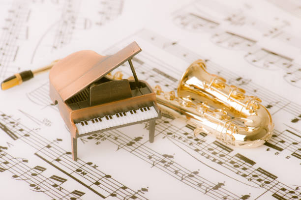 istock Model piano and saxophone 654168790