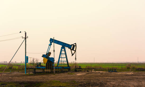 нефтяная вышка - oil slick audio стоковые фото и изображения