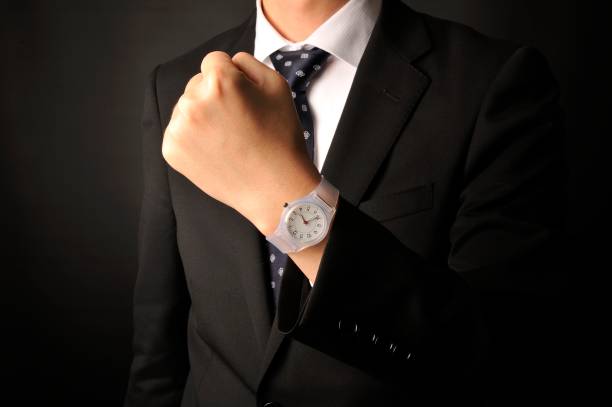 istock Watch Japanese young businessmen 654287460