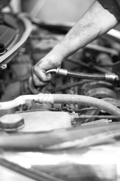 istock Cars repair 654378950