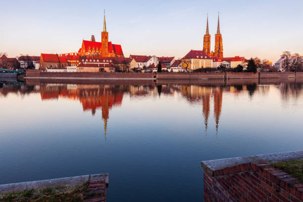 istock Wroclaw Cathedral and Collegiate Church at sunset 654382968