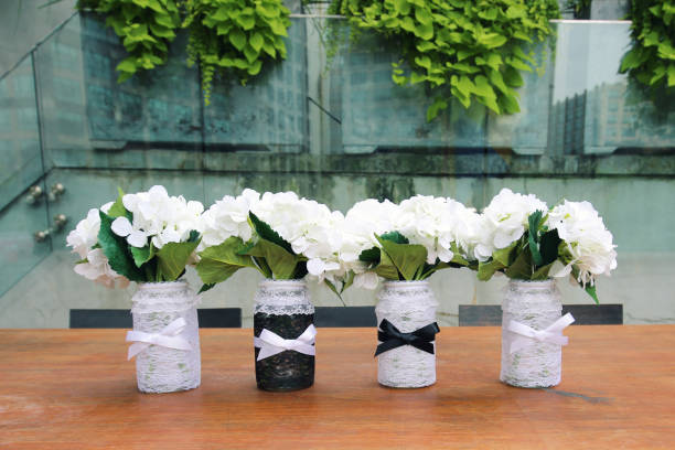 jars de albañil de boda - table wedding flower bow fotografías e imágenes de stock