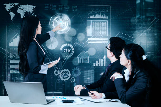 istock Businesswoman explaining growth graph to her colleague 654525316