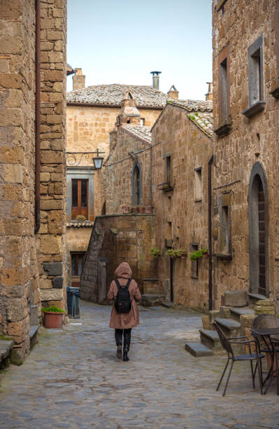 civita di bagnoregio (lazio, itália) - civita di bagnoregio - fotografias e filmes do acervo