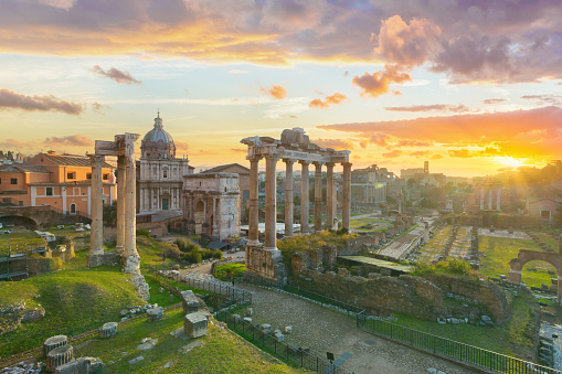 El Forum romano al amanecer, Roma, Italia photo