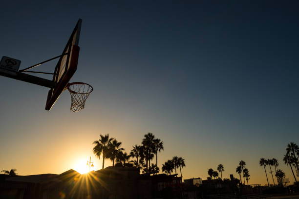 venice beach at sunset - miami basketball fotografías e imágenes de stock