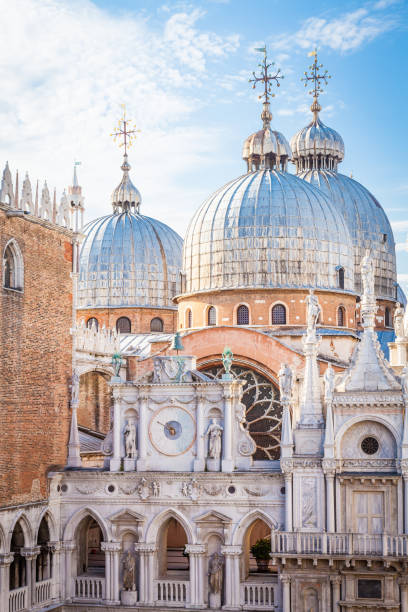 venezia, italia - basilica di san marco - doges palace palazzo ducale staircase steps foto e immagini stock