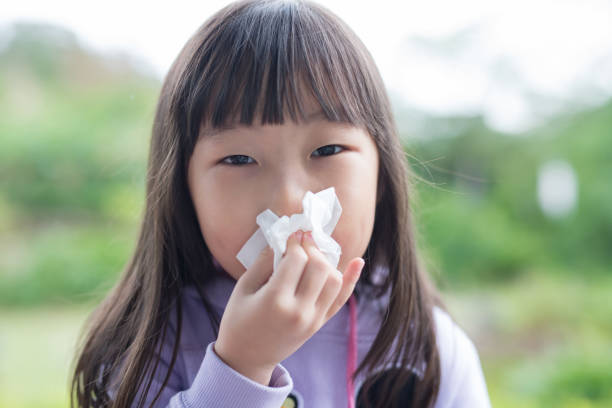 istock little girl get cold 654620254