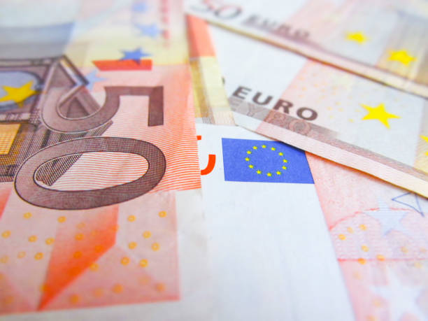 istock focus on fifty euro banknote 654623828