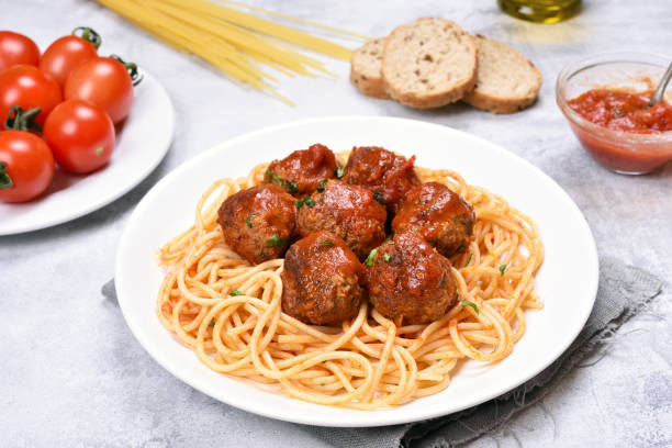 istock Spaghetti with tomato sauce and meatballs 654631254