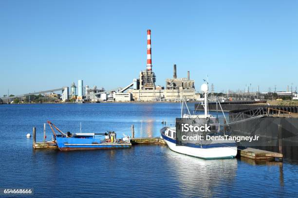 Bridgeport Power Plant Landmark Stock Photo - Download Image Now - Bridgeport - Connecticut, Coal, Connecticut