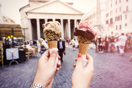 Couple have gelato in front of Pantheon