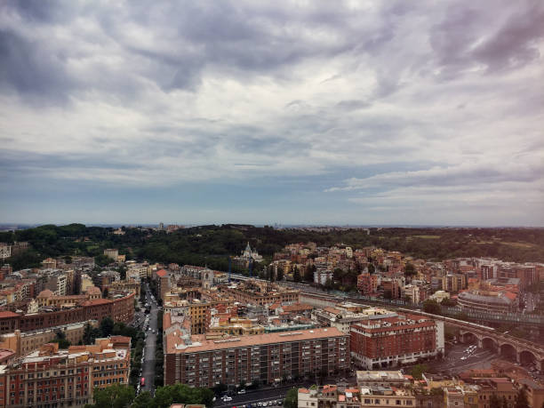 vista di roma dal tetto della cattedrale di san pietro. - aerial view city urban scene italy foto e immagini stock