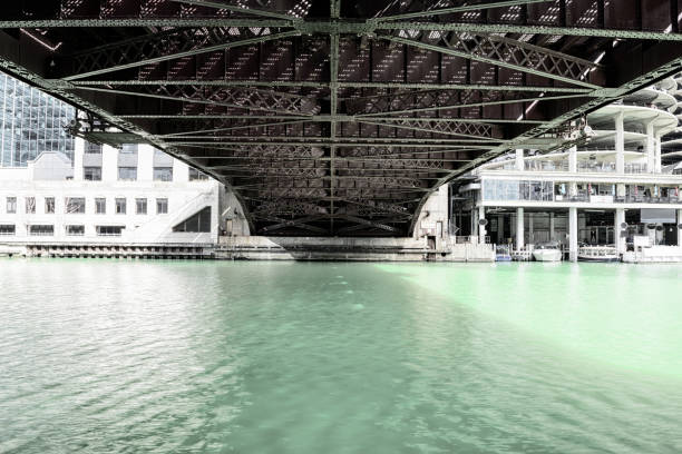 istock Undernearth Dearborn Street Bridge across Chicago River 654884810