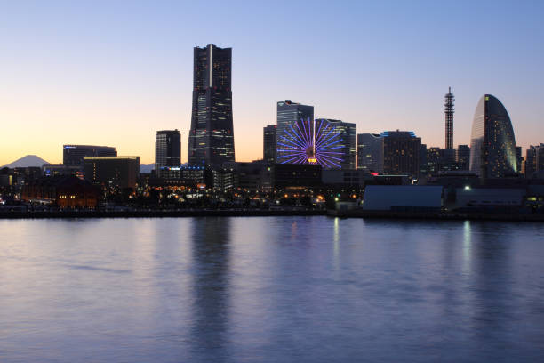 istock Japan skyline at Yokohama city 654946582