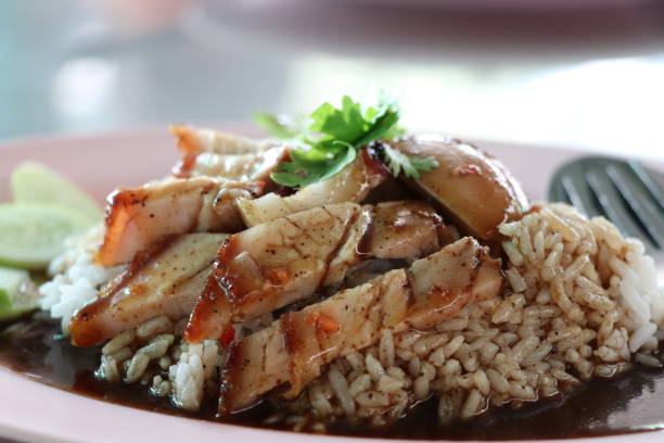istock Red pork over rice  thai food closed up image 655014760