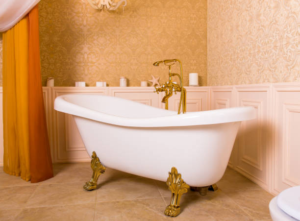 istock Rich bath with gold roll-tops in the form of paws 655123254