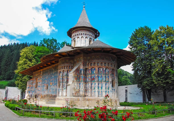 moldova, romania - july 4,  2014. visiting the monastery voronet, region suceava. - voronet imagens e fotografias de stock