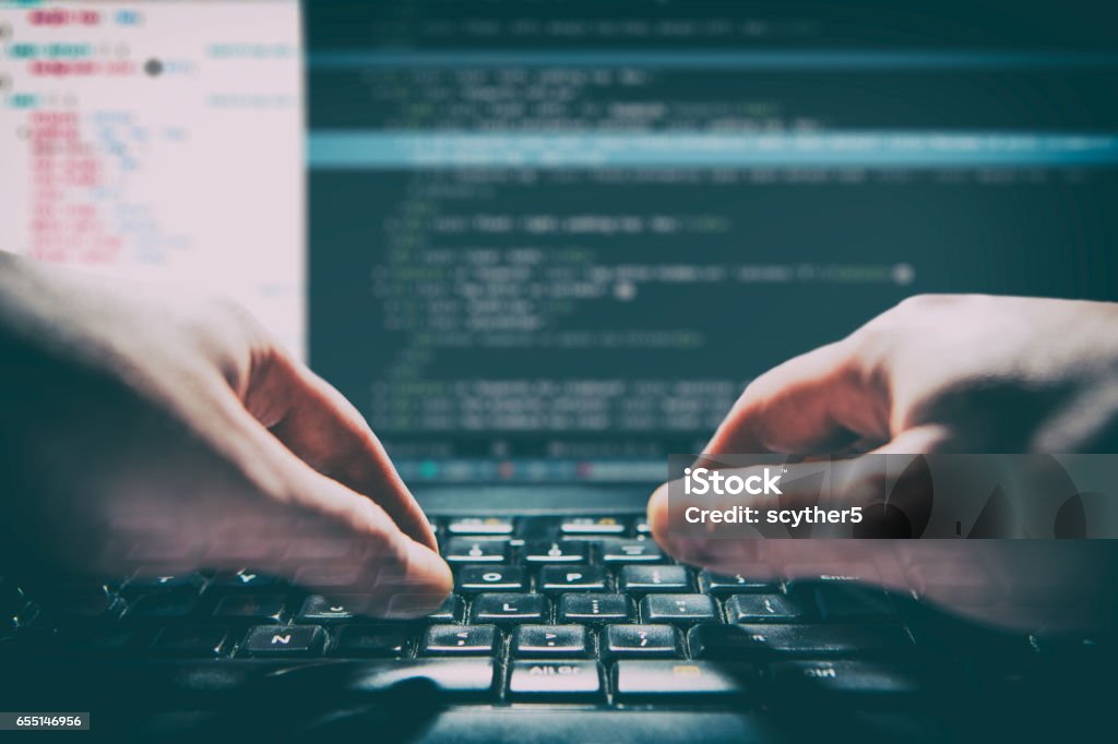 開発者が開発コード プログラム計算コーダーをコーディング - コンピュータソフトウェアのロイヤリティフリーストックフォト