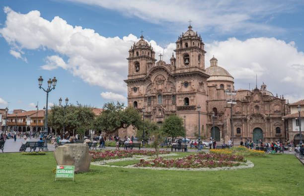 Cathedral of Cuzco Cathedral del Cuzco, Cuzco with square Peru Sept 29th 2016 vakantie stock pictures, royalty-free photos & images