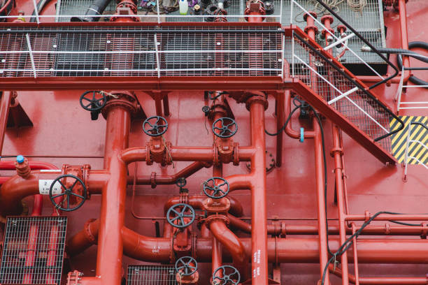 istock Industrial heavy ship servicing cruise 655346658