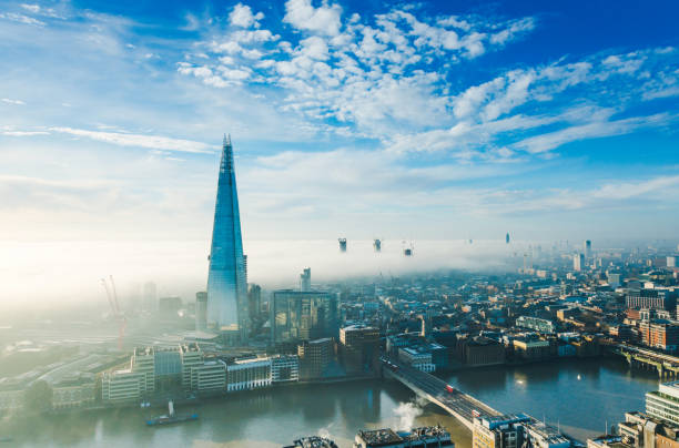 wieżowiec shard w londynie - shard zdjęcia i obrazy z banku zdjęć