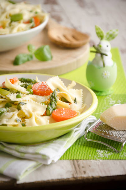 Pasta primavera for Easter - fotografia de stock