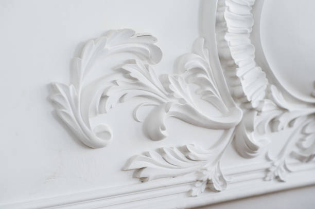 istock Luxury white wall design bas-relief with stucco mouldings roccoco element 655560276