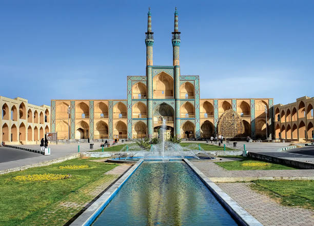 istock Amir Chakhmagh Complex in Yazd, Iran 655693604